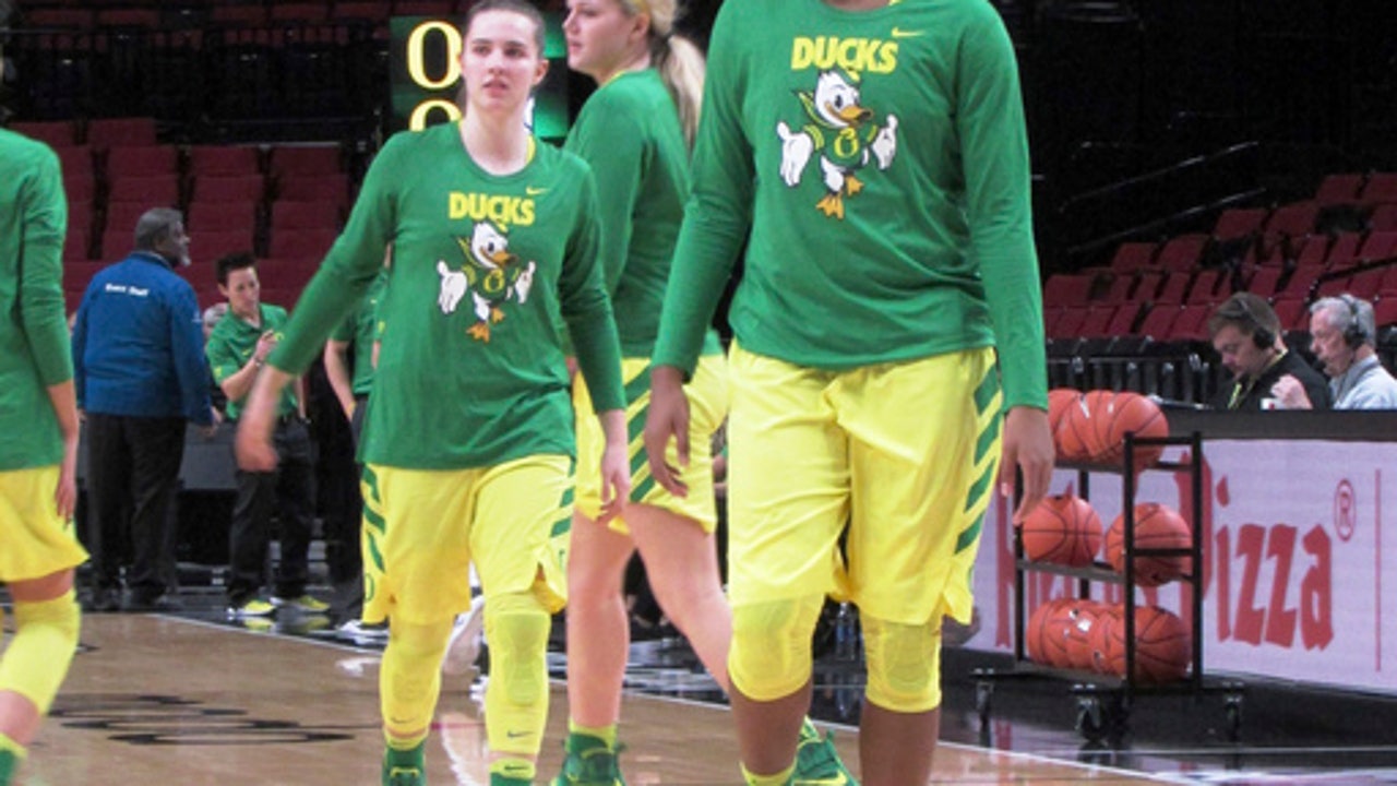 Oregon freshman Ruthy Hebard turning heads in the Lower 48
